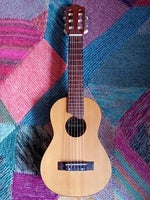Guitarlele, Yamaha GL1