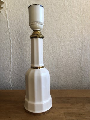 Anden bordlampe, Søholm, Heiberg lampe fra Søholm,
27 cm høj (med fatning).
Uden skår eller revner.
