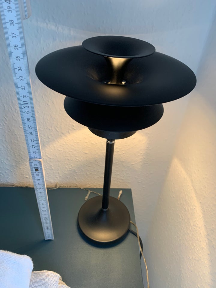 Skrivebordslampe, Svensk producent