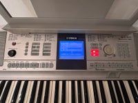 Keyboard, Yamaha DGX-305