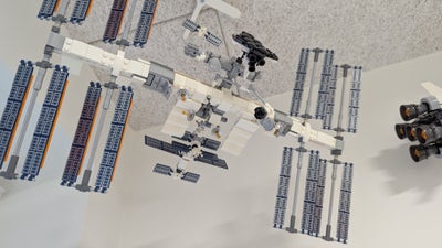 Lego Ideas, International Space Station, Alle klodser og manual medfølger. Ingen kasse.

https://www