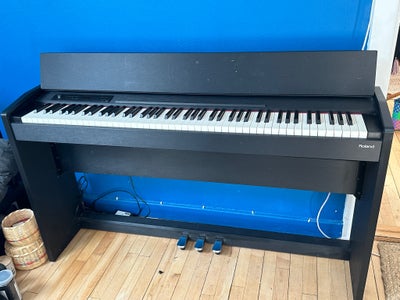 Piano, Roland, Roland Digital Piano F-120, Brugt men fuldt funktionsdygtigt sort Roland elektronisk 