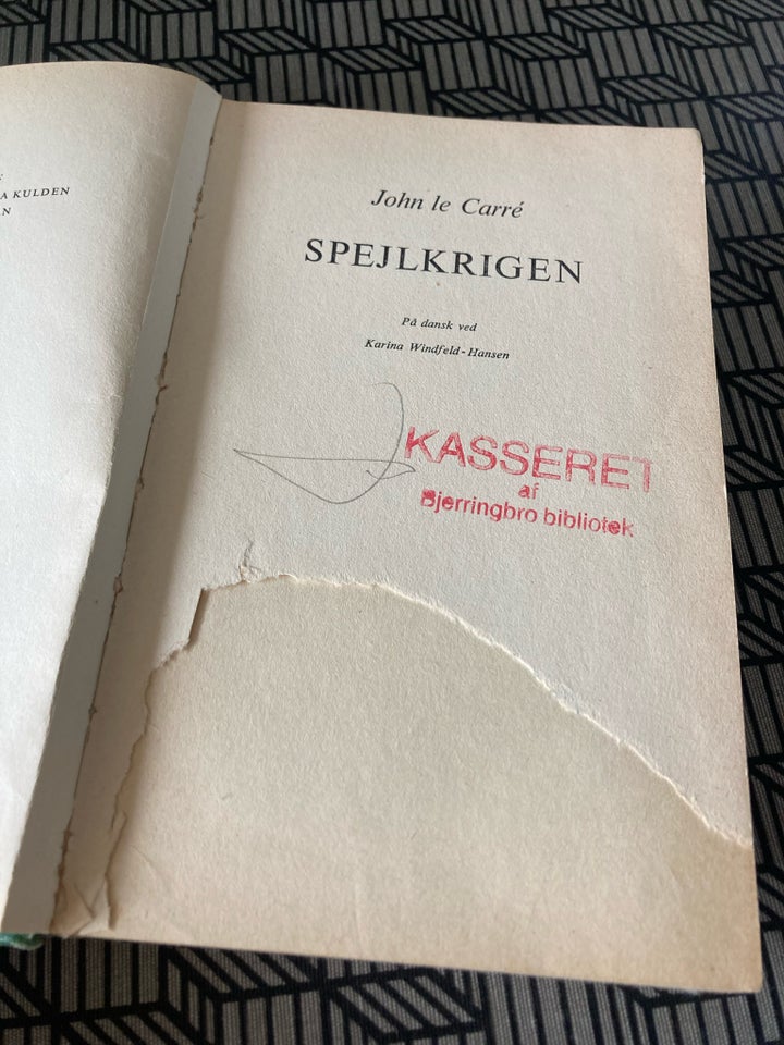 Spejlkrigen, John le Carre, genre: krimi og spænding