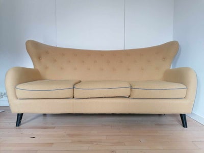 Sofa, PRIS 700,-

Pæn og meget velholdt gul sofa. Sælges da vi har købt en ny. Fra røgfrit og børnef