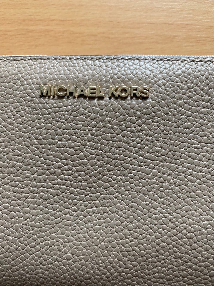 Pung, Michael Kors