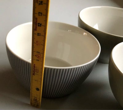 Porcelæn, Skåle, 3 flotte skåle til morgenmad eller koldskål. 20kr stk