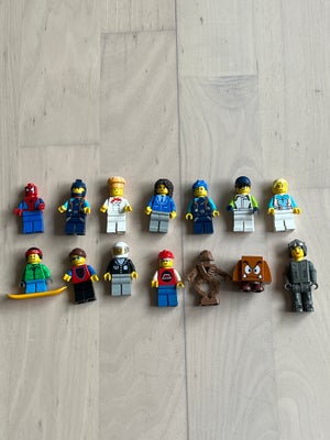 Lego Minifigures, 14 MINI FIGURER, Se også mit andet LEGO
Kan eventuelt afhentes Rønnede eller Næstv