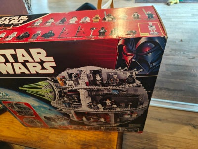 Lego Star Wars, 10188, Lego Star wars 10188
En udgået model

Ny uåbnet 

6000 kr 

Jeg sender ikke m