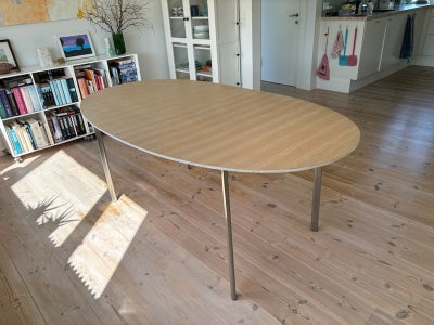 Spisebord, Egetræs finer, Bolia, b: 100 l: 180, Ovalt spisebord i hvidolieret egetræsfiner i pæn sta