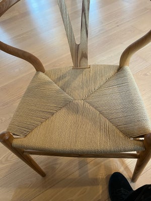 Wegner, Y stol, Denne stol er limit udgave i den sjælne træsort ELM fra 2017. Med brændemærke i den 