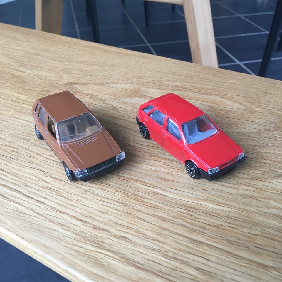 Fiat Uno og Tipo i størrelse 1:43, Burago og Hot Wheels