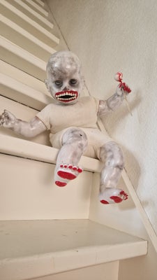Dukker, Hjemmelavet horror dukke til halloween med slikkepind øje.Se min instagram karinaandersen666