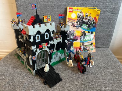 Lego System, Lego system 6086, Lego system 6086 Black knights Castle. 
Perfekt samle objekt inden fo