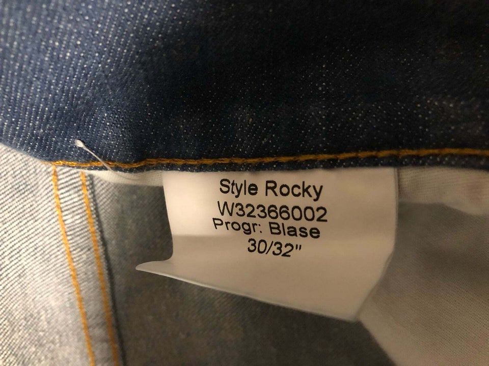 Jeans, Tiger of Sweden , str. 30