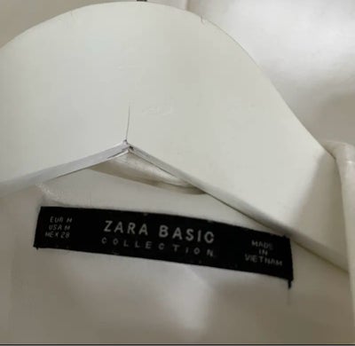 Konfirmationskjole, Zara, str. Small/medium, Virkelig fin og enkel kjole. Flot stand. Det er str med