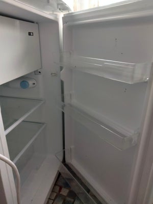 Køle/fryseskab, Wasco, 108 liter, Brugt køleskab med frysesektion.
Skade på toppen. 
Fungerer uden p