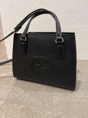 Crossbody, Gucci, kalveskind, Meget fin sort taske. Tasken har en ideal størrelse til hverdagsbrug. 