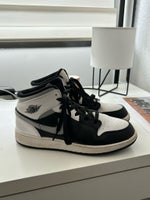 Sneakers, str. 40, Nike Air Jordan 1 Mid