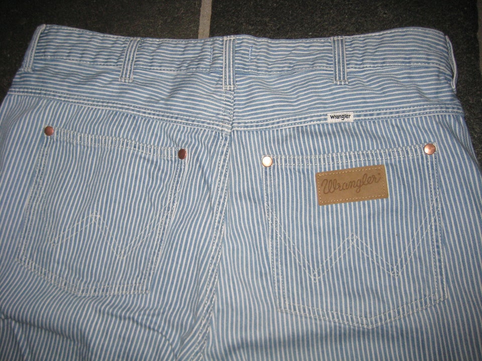 Jeans, Wrangler, str. 33