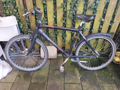 Herrecykel,  Everton, 49 cm stel, 6 gear, En fin cykel til stationen eller sommerhus. Fungerer fint 