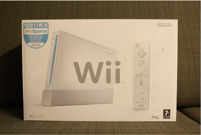 Nintendo Wii, Pakke 2, God, Nintendo Wii pakke inkl. controller og wii sports

Du får følgende:

Hvi