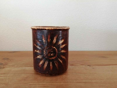 Vase, Super Flot "Sol" Vase, Søholm, Søholm - Super Flot "Sol" Vase - ( Brugt, Men God )

H: 12,5 cm