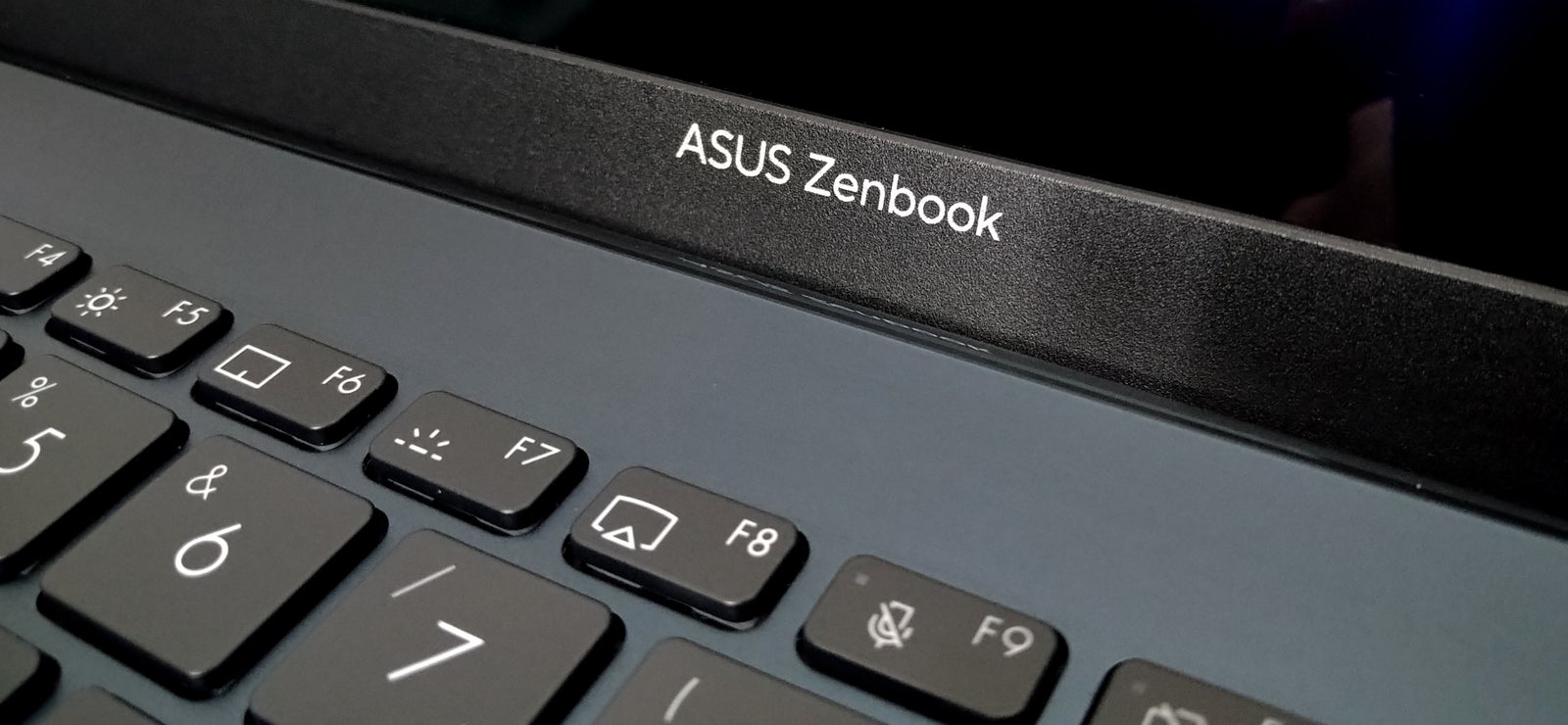 Asus ZenBook OLED, Core i5 1240P GHz, 16 GB ram