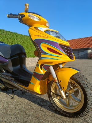 Suzuki Katana Alstar Replica, 2003, Denne scooter har fået en total renovering fra A til Z. ALT er g