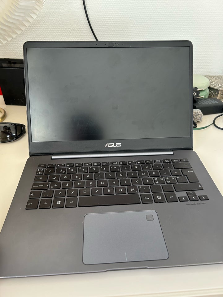 Asus Asus zenbook ux430un, Intel core i5 GHz, 8 GBram GB ram