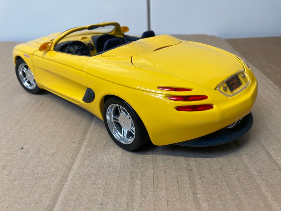 Modelbil, Ford Mustang Mach 2 1/18, skala 1:18