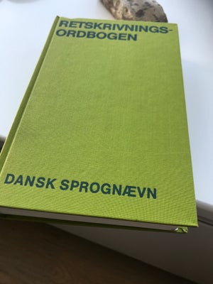 Retskrivningsordbogen, Dansk sprognævn, år 1986