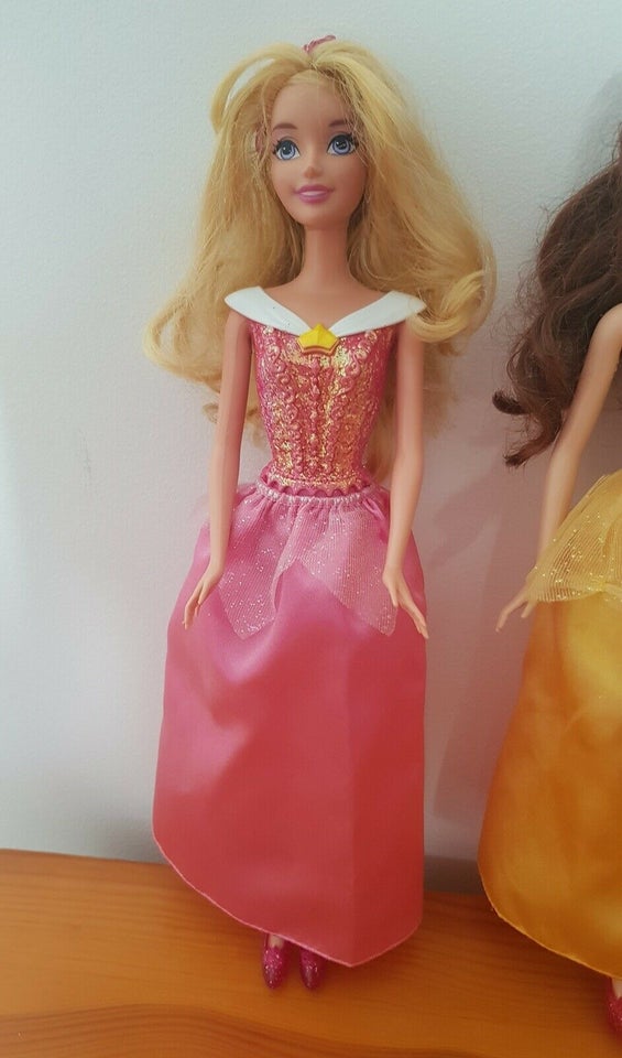 Fjendtlig leje Knop Barbie, Disney princesse Askepot Bell Tornerose Raspunzel – dba.dk – Køb og  Salg af Nyt og Brugt