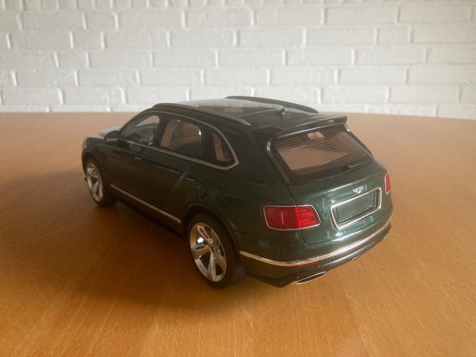 Modelbil, Bentley Bentayga, skala 1:18