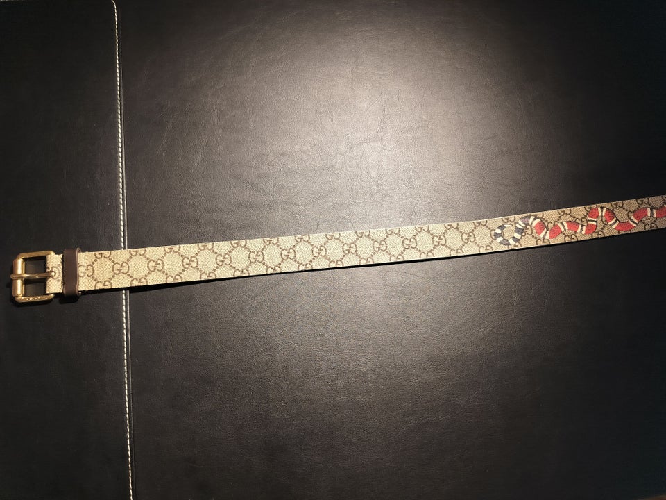 Bælte, Gucci Kingsnake print, str. 35