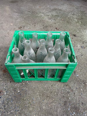 Flasker, Gl. Mælkeflasker, Gl. Mælkeflasker sælges.
10 store og 1 lille.
Afhentning 9800