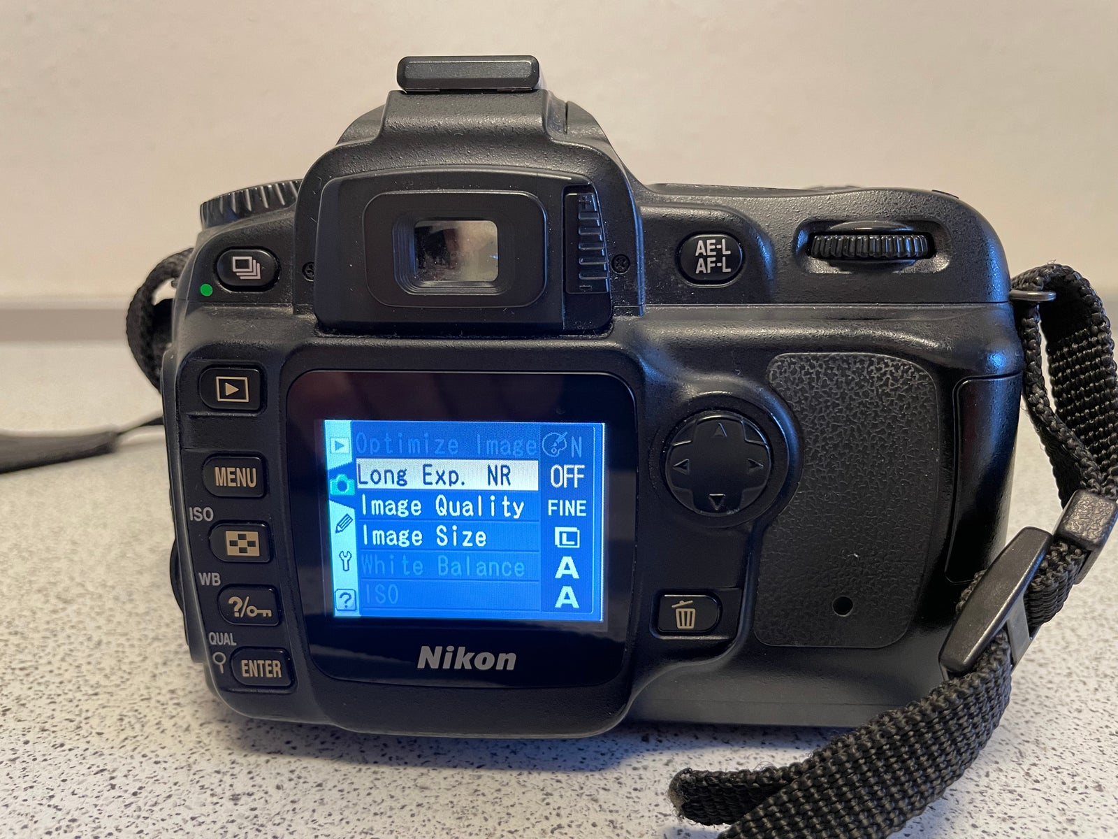 Nikon Nikon D50, 6.1 megapixels, 35-135 x optisk zoom