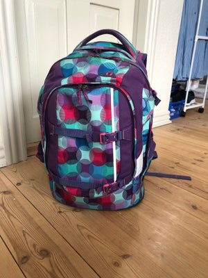 Skoletaske, Satch, Rygsæk fra satch (str. 45 x 20). Størrelse: 45 x 20
Med justerbar ryg

Der mangle