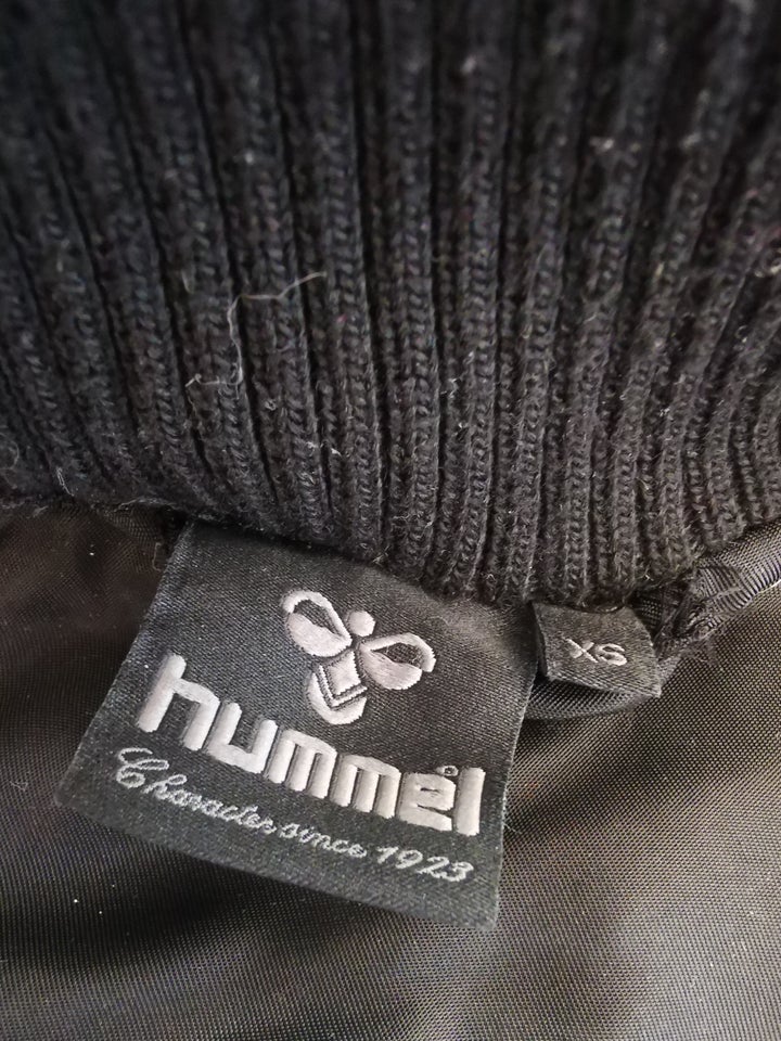 Vest, vest, Hummel