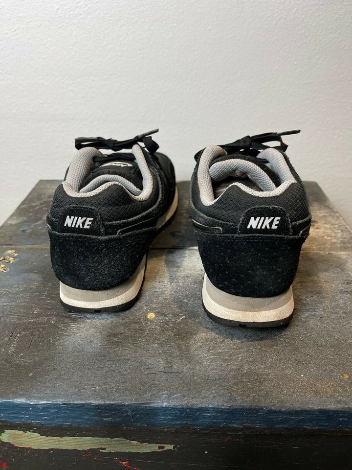 Sneakers, str. 38,5, Nike MD Runner 2 - str. 38.5 / 24.5 cm