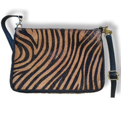 Crossbody, Vintage, skind, Flot tigerstribet crossbody håndtaske med lynlås. Har lidt slid øverst ti