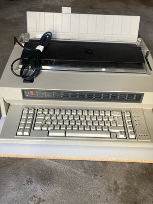 Skrivemaskine, IBM Skrivemaskine 6747-2, Den “elektriske” skrivemaskine fra IBM er forløberen til de
