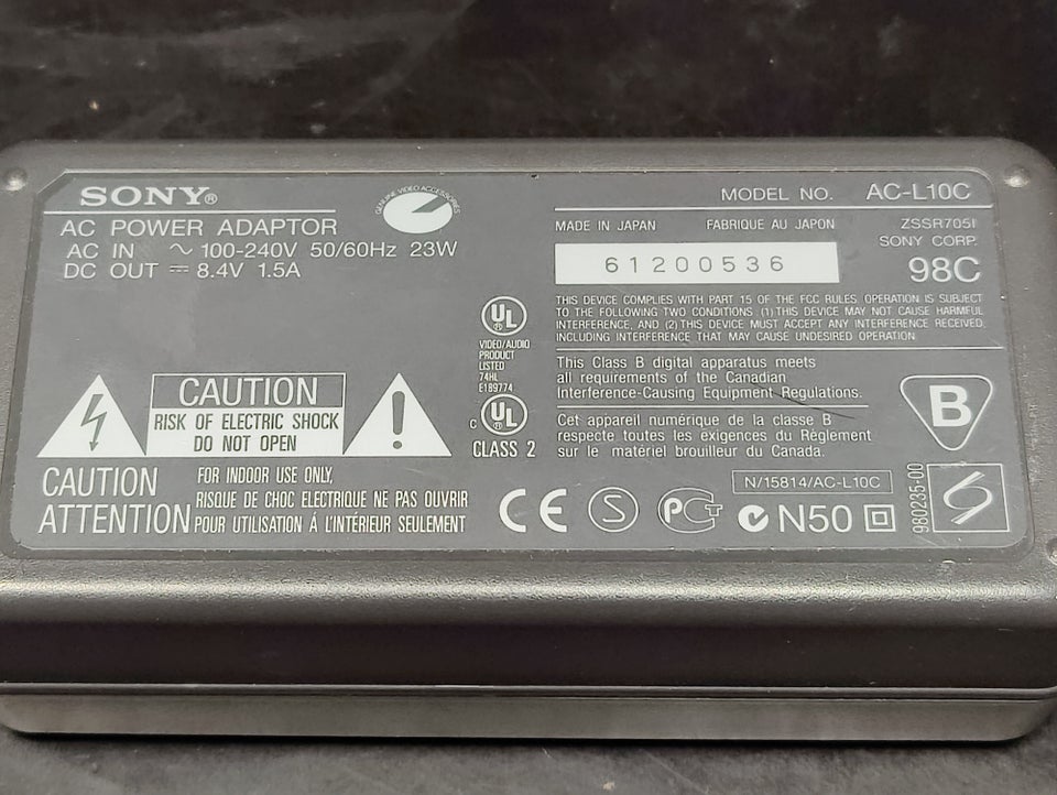 Strømforsyning, Sony AC-L10C, God