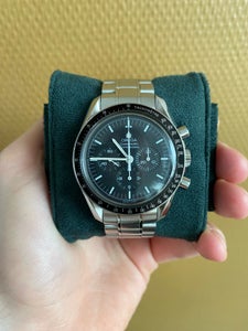 Omega speedmaster hotsell professional pris