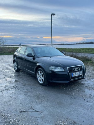 Audi A3, 1,6 TDi Ambiente Sportback, Diesel, 2009, km 364000, sort, 5-dørs, Sælger denne dejlige Aud