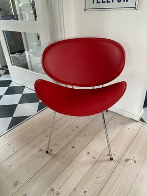 Hvilestol, læder, Italiensk, Rød hvilestol, lænestol, loungestol i læder (kunstlæder?) med krom stel