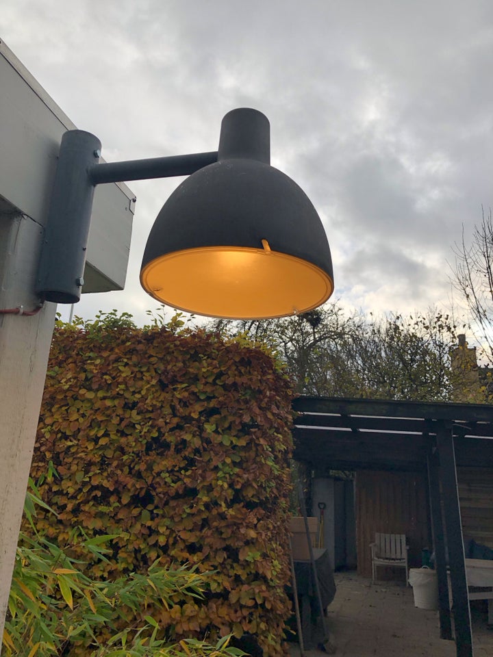 Væglampe, Toldbod lamper fra Louis Poulsen