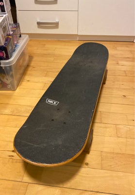 Skateboard, Nkx, Skateboard købt i skatepro + ekstra hjul (små)