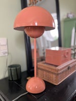 Verner Panton, Flowerpot VP3i mild rød , bordlampe