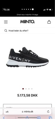Sneakers, Givenchy, str. 45,  Sort,  Næsten som ny, Brugt 2 gange højst super fede Givenchy sko til 
