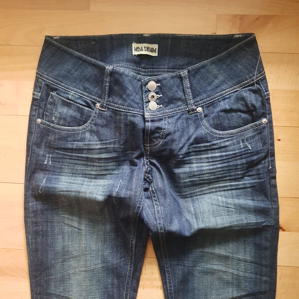 Jeans, MDA, str. 28